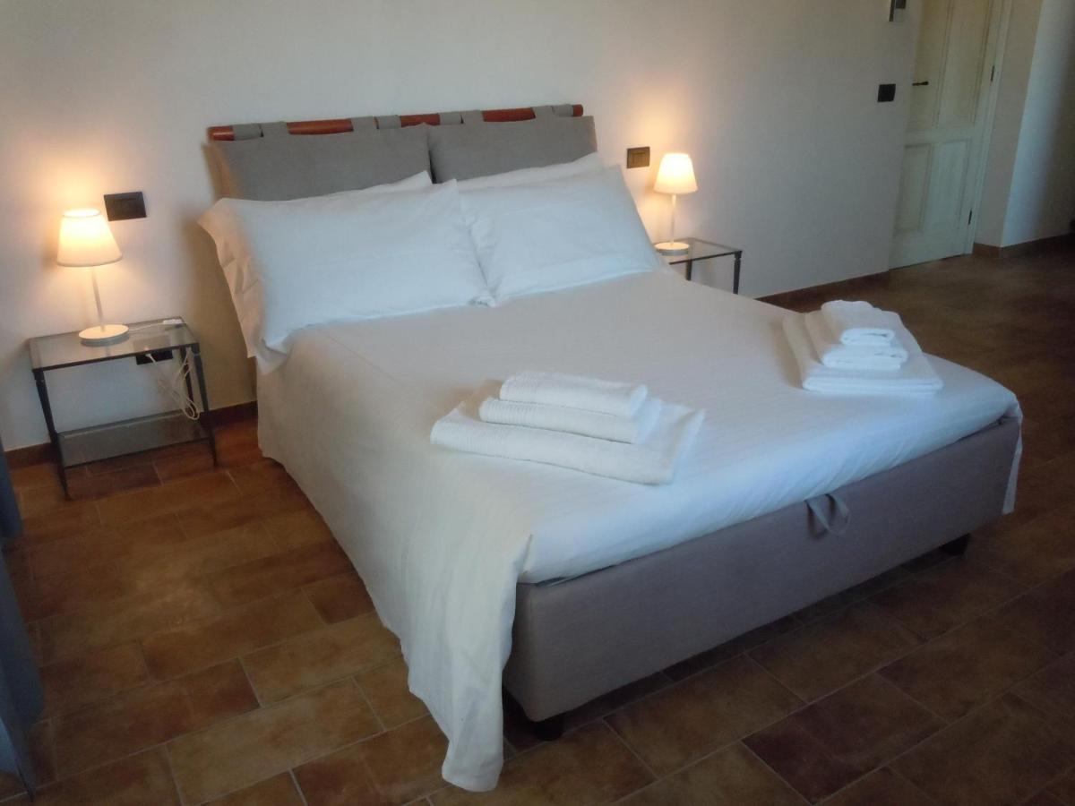 Antica Cascina Pilo Villa Monchiero Bagian luar foto
